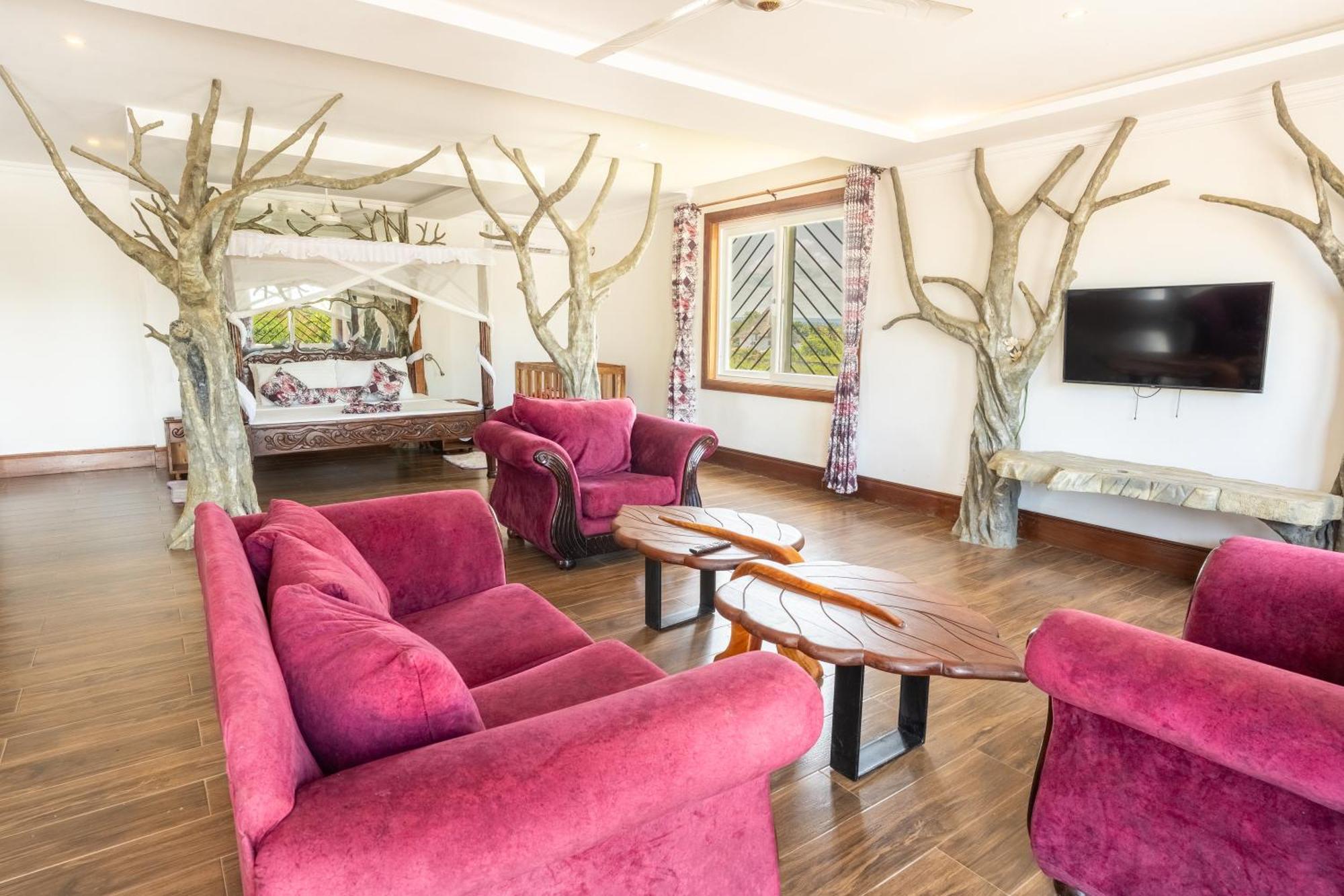 Queens Chateau Boutique Villa Диани Бийч Екстериор снимка