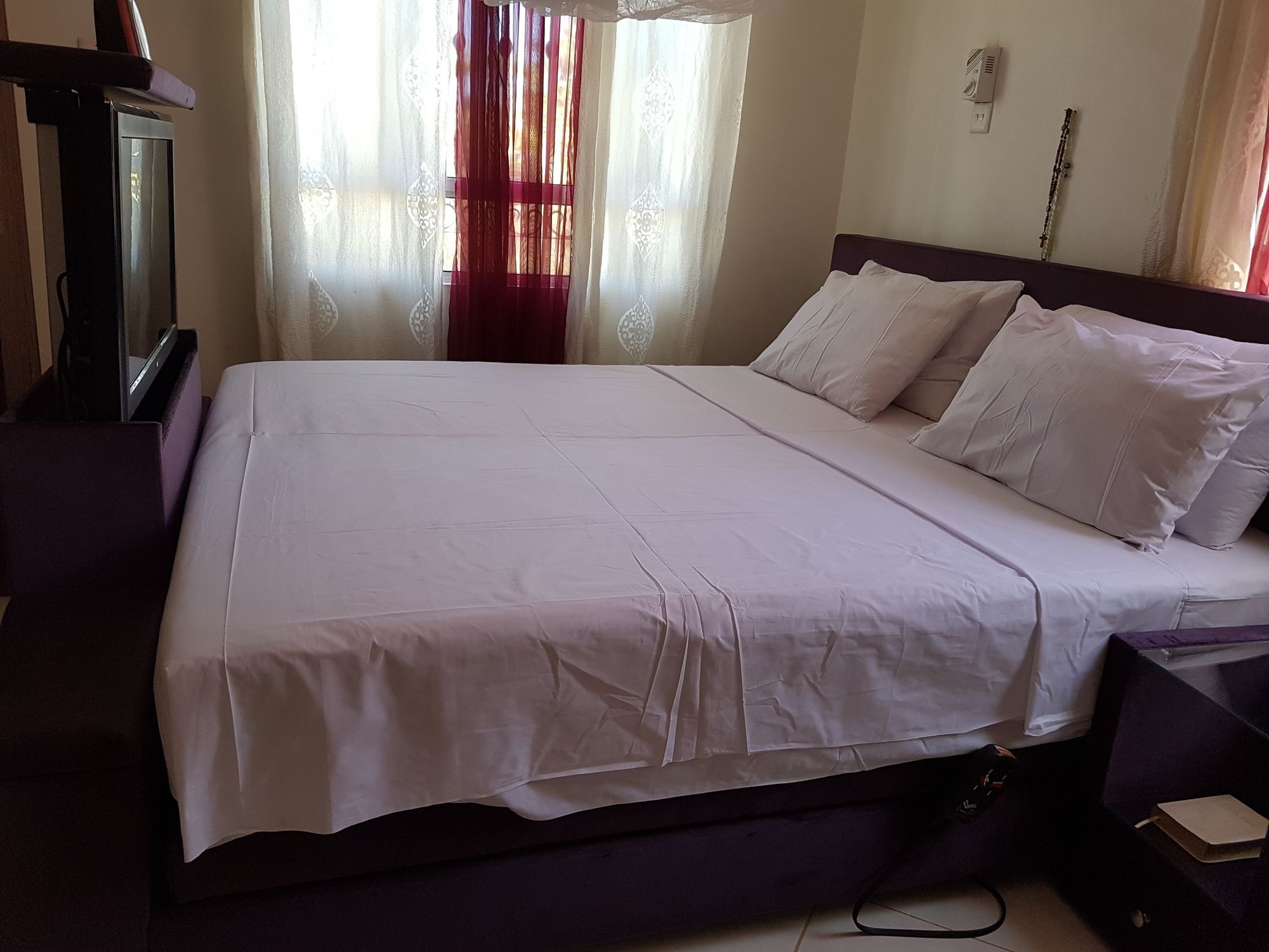 Queens Chateau Boutique Villa Диани Бийч Екстериор снимка