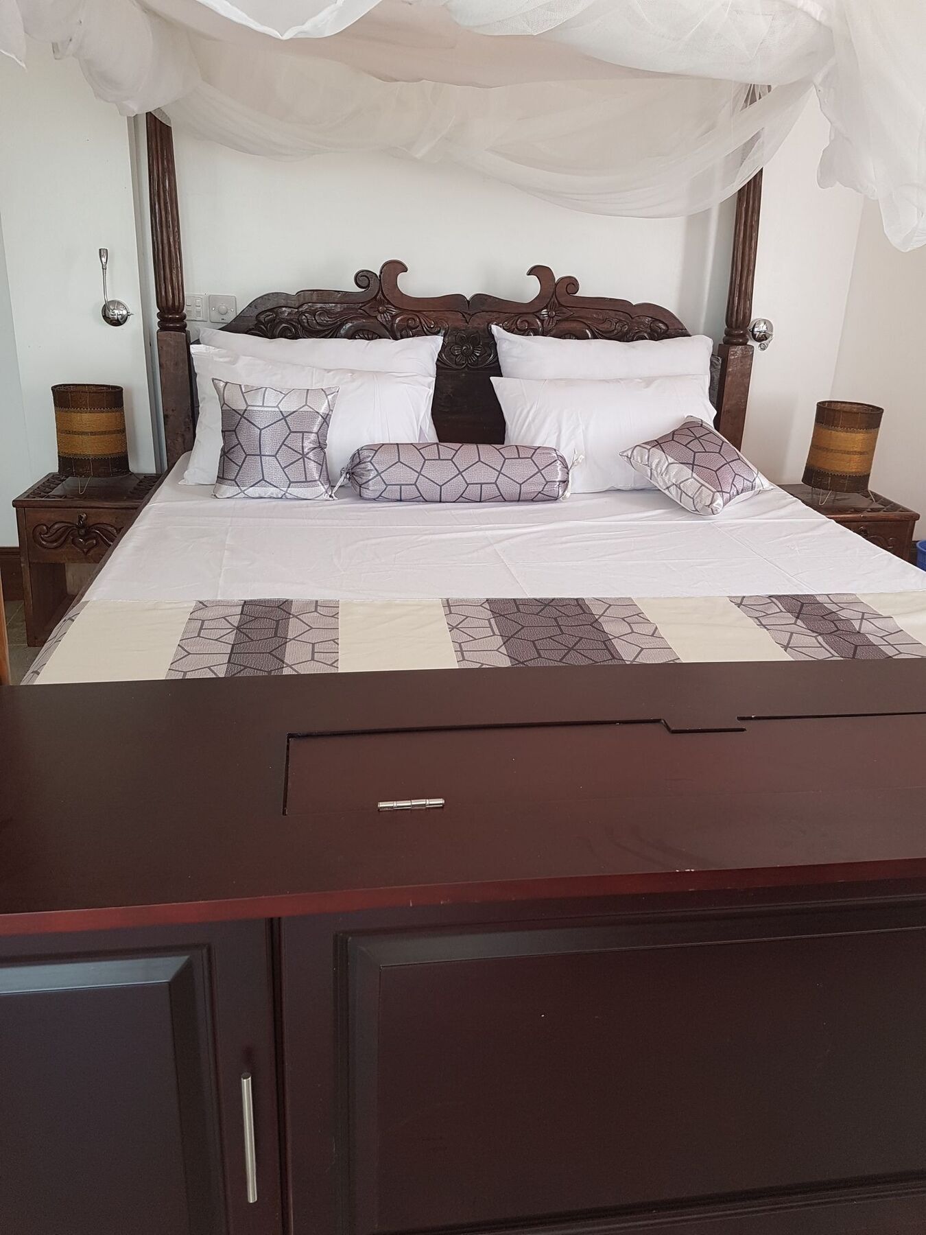 Queens Chateau Boutique Villa Диани Бийч Екстериор снимка